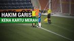 Berita video peristiwa unik terjadi di Liga Skotlandia, di mana seorang hakim garis diganjar kartu merah oleh wasit pertandingan. Apa yang terjadi? Insiden ini diawali peristiwa hakim garis yang tampak sakit saat laga Kilmarnock vs Dundee. Ia kemudia...