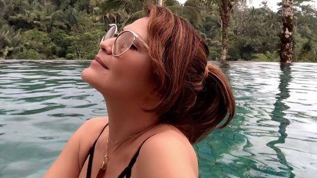 FOTO: Potret Tamara Bleszynski Pakai Bikini yang Bikin Tergoda