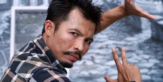 Setelah berhasil menembus Hollywood dengan perannya di film ‘Star Wars: The Force Awakens’, karir Cecep Arif Rahman nampaknya semakin menanjak. Aktor ‘The Raid’ ini akan membintangi serial televisi Hollywood berjudul ‘The Gate’. (Nurwahyunan/Bintang.com)