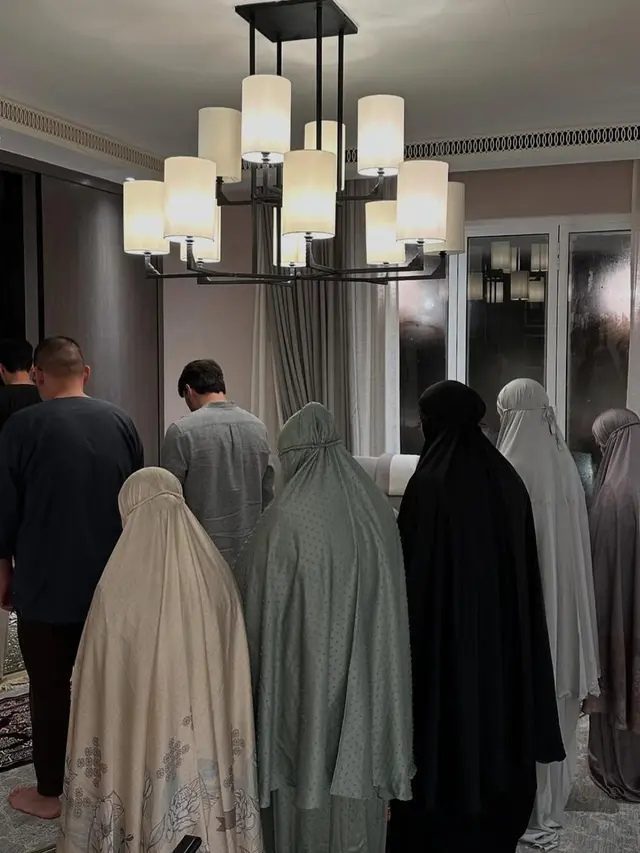 Rayakan Ultah ke-40 di Malaysia, Ini 7 Momen Haru Raline Shah Bernuansa Buka Puasa