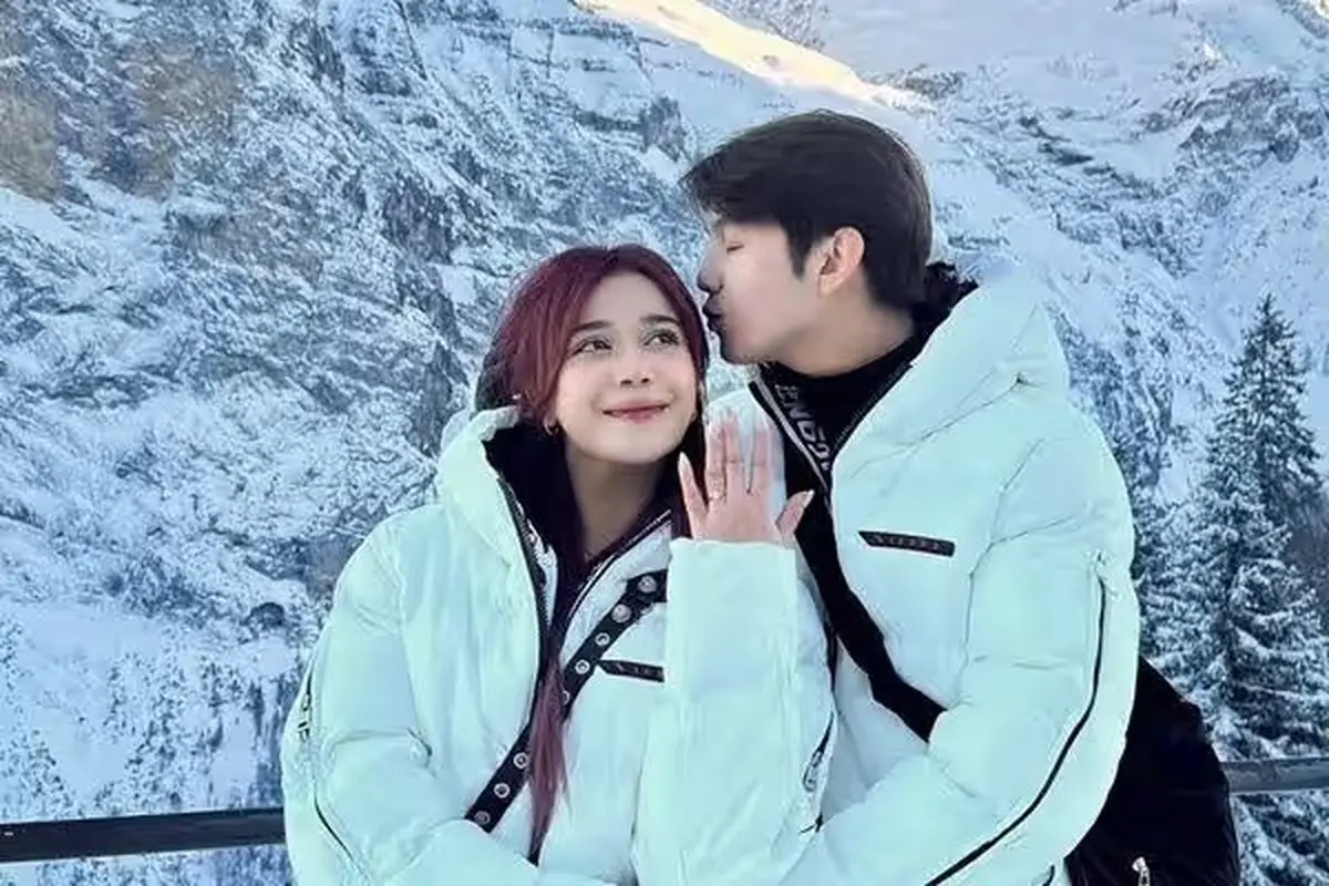 Brisia Jodie Dilamar Jonathan Alden di Hamparan Salju Swiss