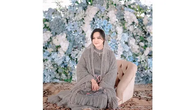Resmi Menikah, Ini 6 Potret Perjalanan Cinta Artis FTV Puspa Ritchwary dan Suami