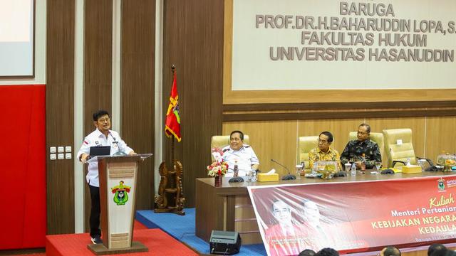 Dorong FH Unhas Cetak Sosok Berkarakter