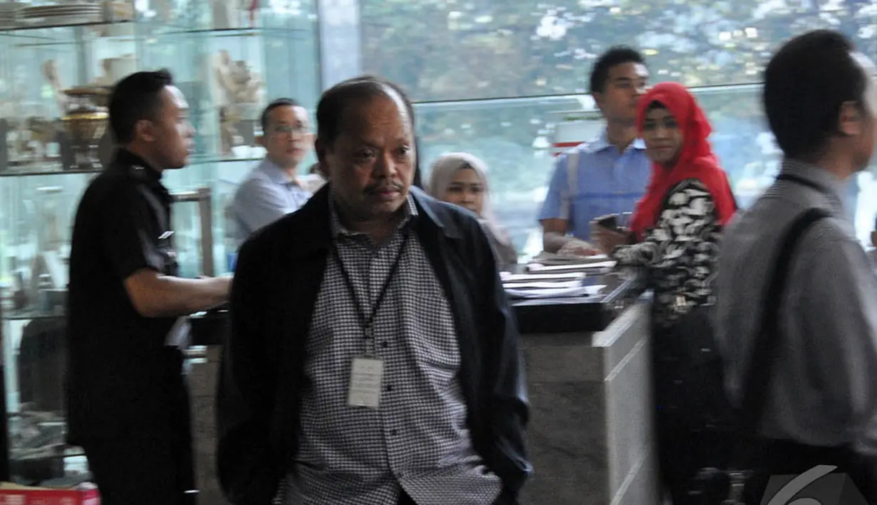 Ini adalah pertama kalinya Sutan Bhatoegana diperiksa sebagai tersangka kasus suap Kementerian ESDM, Jakarta, Senin (6/10/2014) (Liputan6.com/Miftahul Hayat)