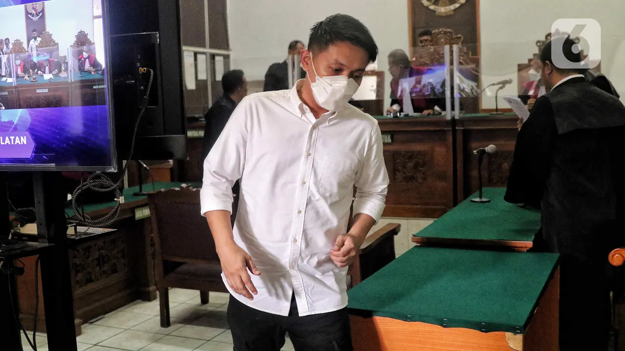 Eksepsi Kompol Chuck Putranto Ditolak Majelis Hakim