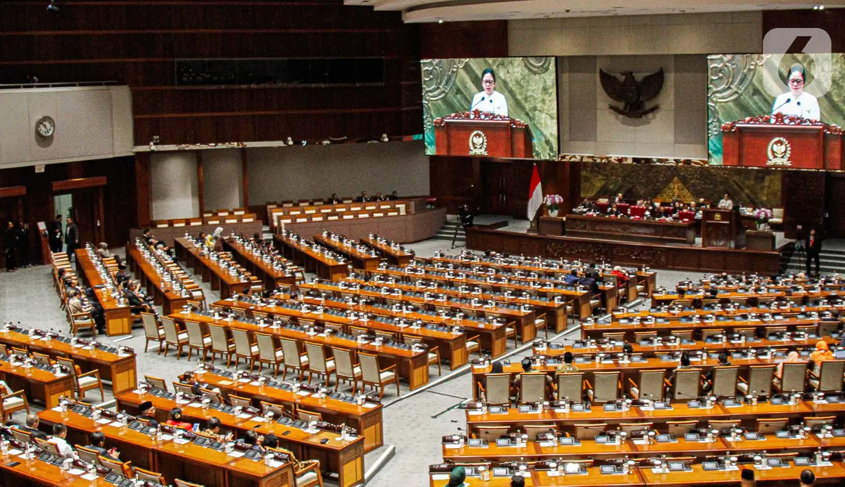 Dasco mengatakan, Rapat Paripurna kali ini dihadiri oleh 237 orang anggota DPR. Artinya, jumlah anggota DPR yang hadir tidak sampai setengahnya dari jumlah total 575 anggota. (Liputan6.com/Faizal Fanani)