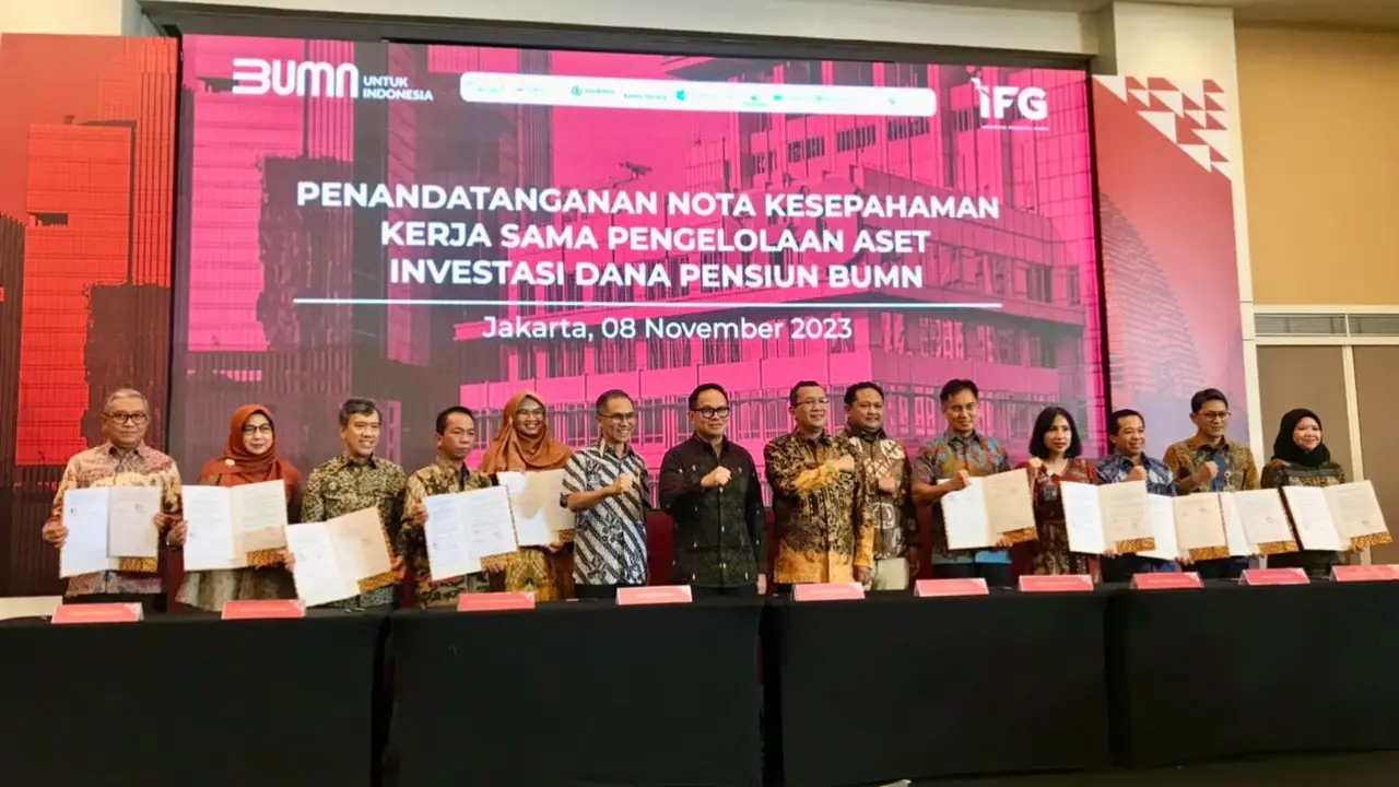 Indonesia Financial Group (IFG) dan para BUMN Pendiri Dapen kembali menandatangani nota kesepahaman atau memorandum of understanding (MoU) Kerja Sama Pengelolaan Dana Investasi Bersama 10 BUMN Pendiri Dapen. (Dok IFG)
