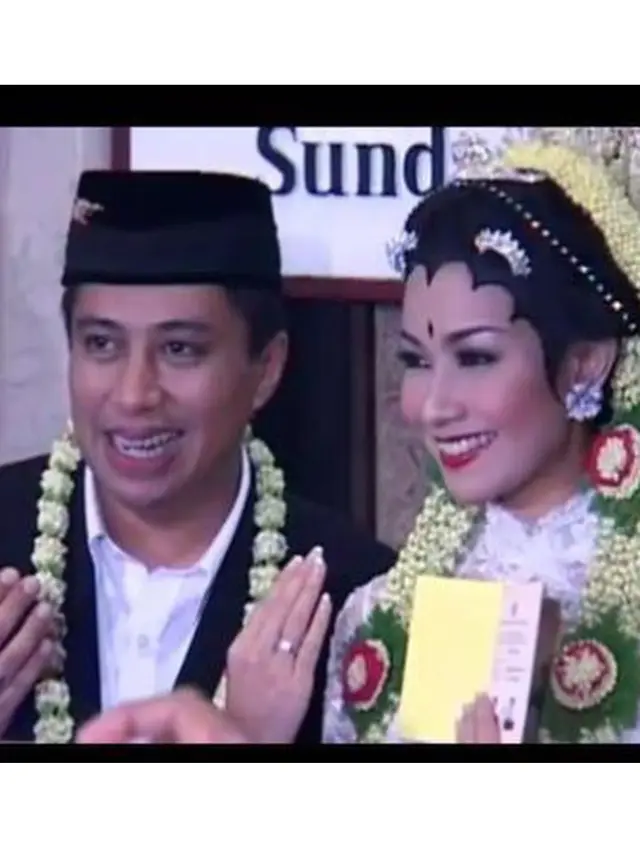 13 Tahun Bersama, Ini 6 Potret Harmonis Alya Rohali dan Suami