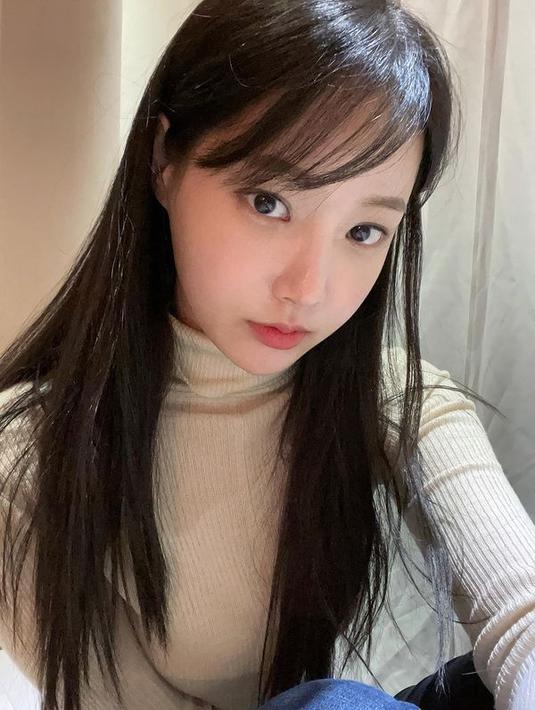 Alasan Yeonwoo untuk keluar dari MOMOLAND adalah karena memilih menjadi seorang aktris dan ingin fokus pada karirnya di dunia akting. (FOTO: instagram.com/chloelxxlxx/)