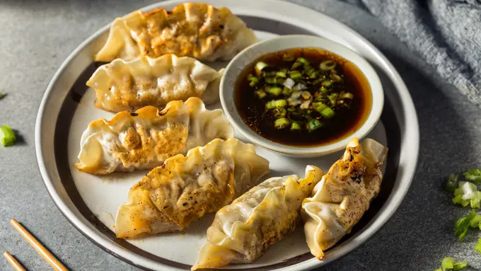 ikuti resep mandu simple ini