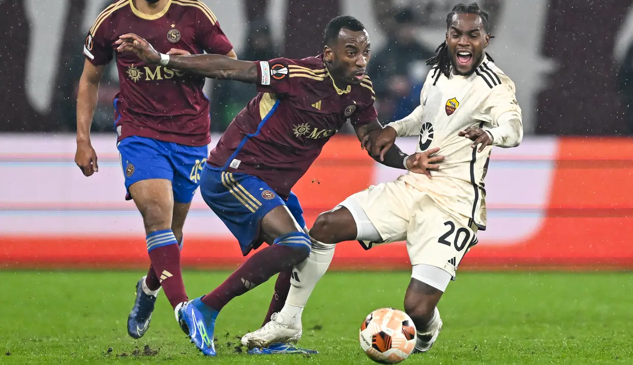 AS Roma hanya bermain imbang melawan tuan rumah Servette 1-1. (Fabrice COFFRINI / AFP)