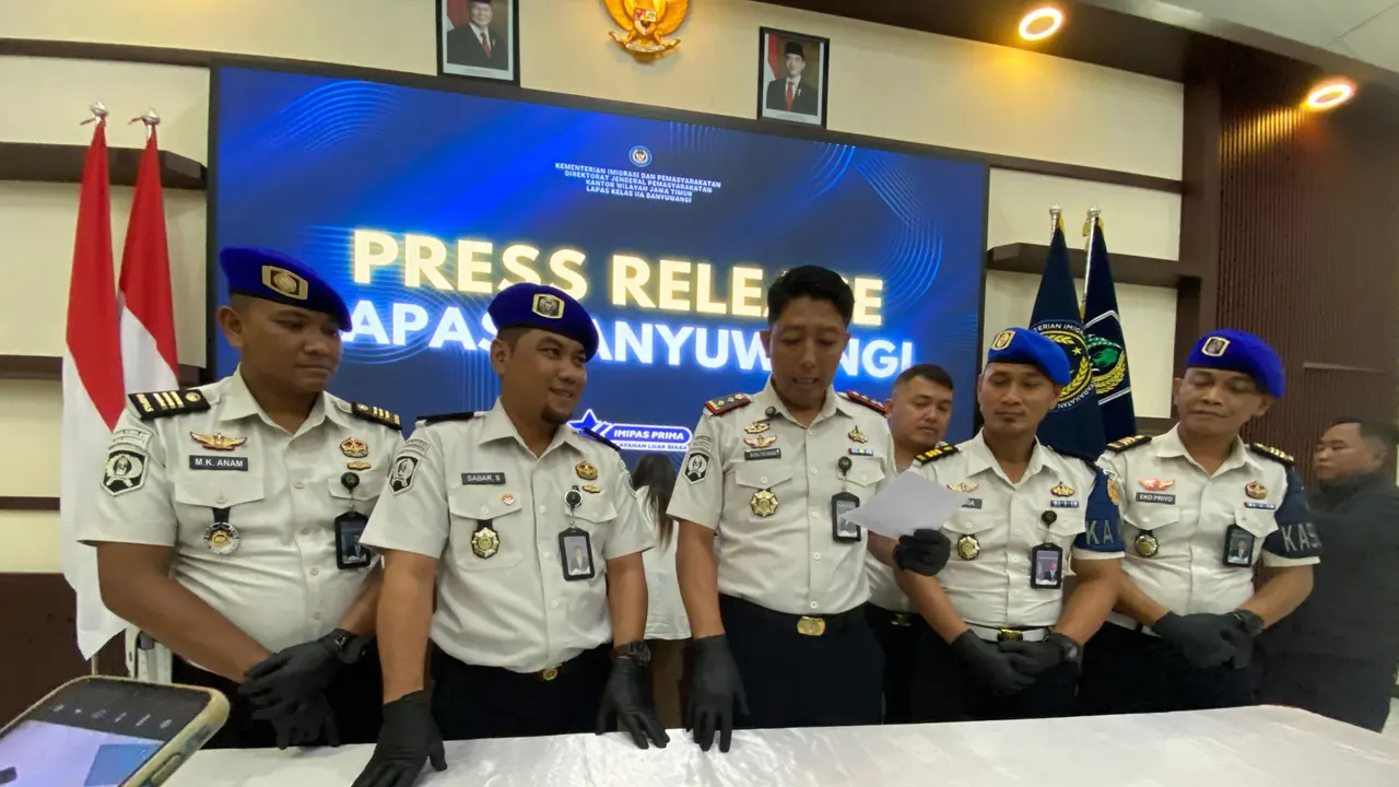 Gagal Buang Barang Bukti ke Tempat Sampah, Seorang Wanita Terciduk Selundupkan Narkoba ke Lapas Banyuwangi