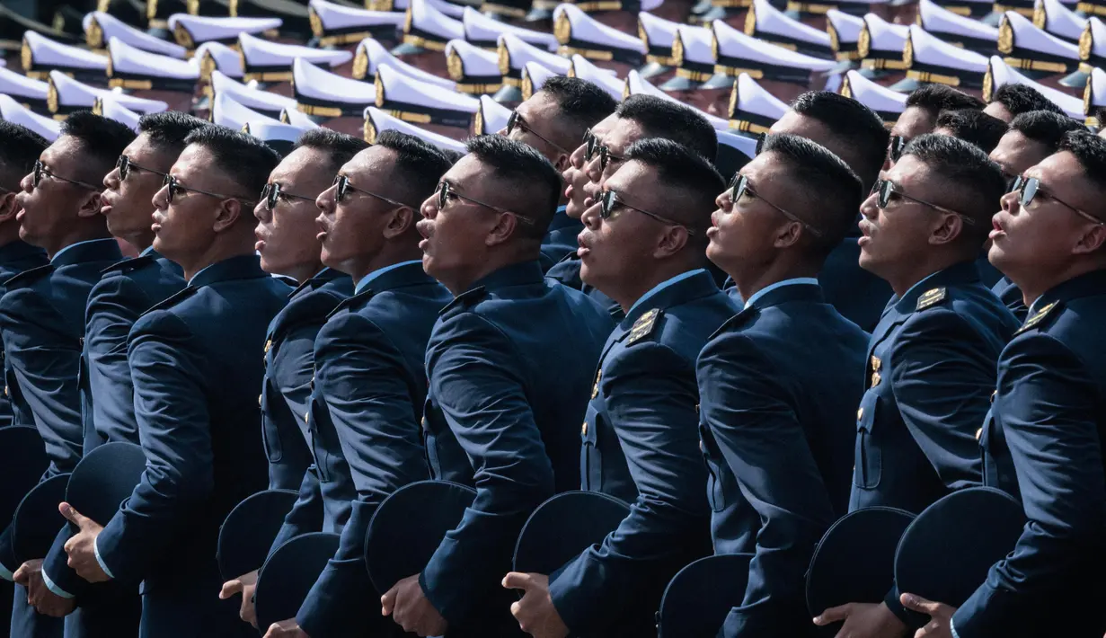 Dari Akademi Angkatan Laut (AAL) ada 433 capaja dan 293 dari Akademi Angkatan Udara (AAU). (YASUYOSHI CHIBA/AFP)