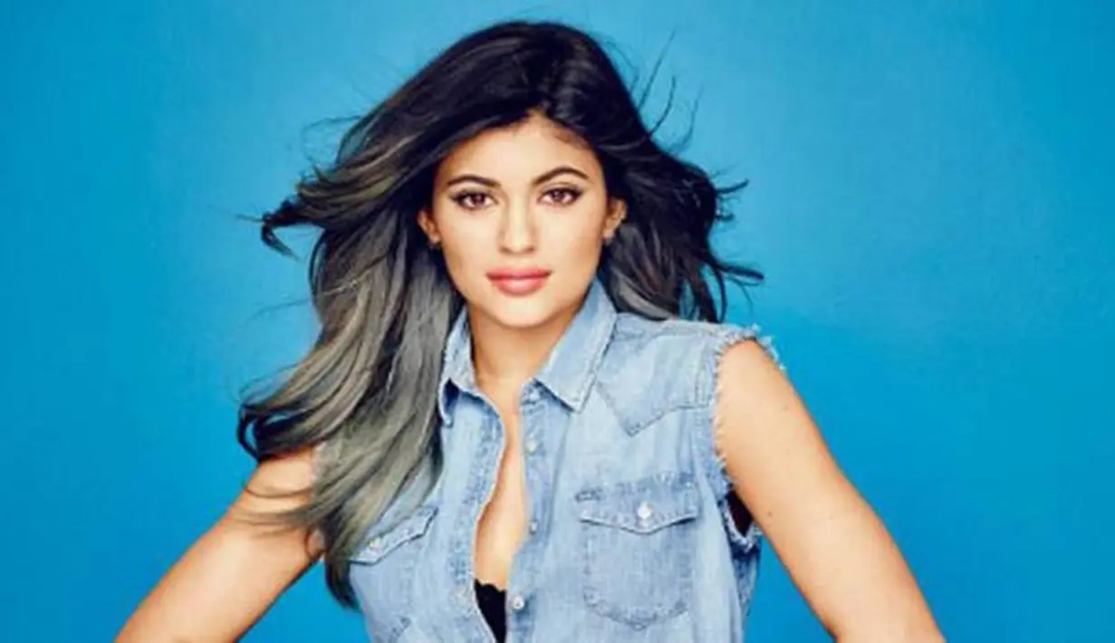 Cantik dan seksi, sudah melekat di nama Kylie Jenner. Namun belakangan dikabarkan tubuh seksi itu sudah jarang terlihat, bahkan hampir tidak pernah. Pasalnya, saat ini Kylie sedang berbadan dua.  (Pinterest)
