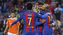 Gelandang Barcelona, Andre Gomes, merayakan gol yang dicetaknya ke gawang Osasuna  pada laga La Liga di Stadion Camp Nou, Barcelona, Rabu (26/4/2017). Barcelona menang 7-1 atas Osasuna. (AP/Manu Fernandez)