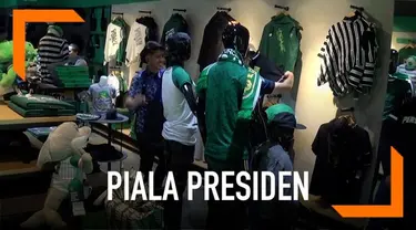 Tiket laga final Piala Presiden sudah habis terjual. Panitia menyiakpak 50 ribu tiket untuk penonton, dan seluruhnya telah ludes.