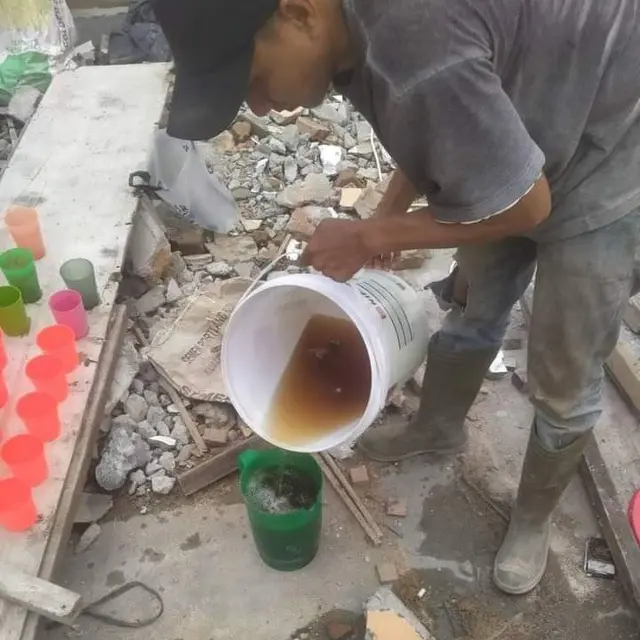6 Wadah Minuman ala Kuli Bangunan Ini Nyeleneh, Bikin Tepuk Jidat