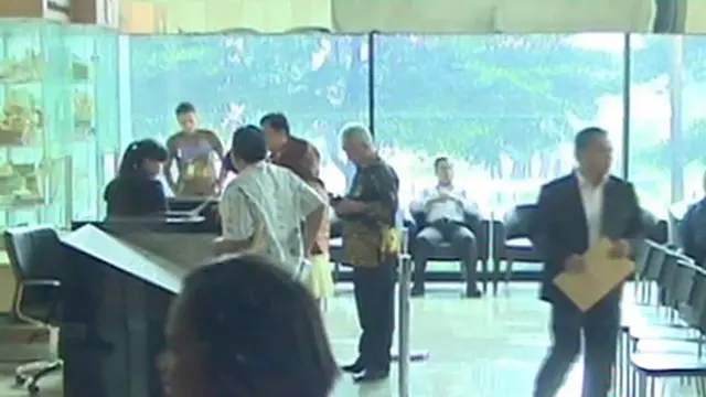 Liputan6 Pagi 28-11-2013 |2| KPK Geledah Kantor Alkes, KPK Periksa Saksi Century, Tuntutan Untuk LHI, Bambang DH Jadi Tersangka, Bupati Karang Anyar Dicekal, Seminar Seri UI
