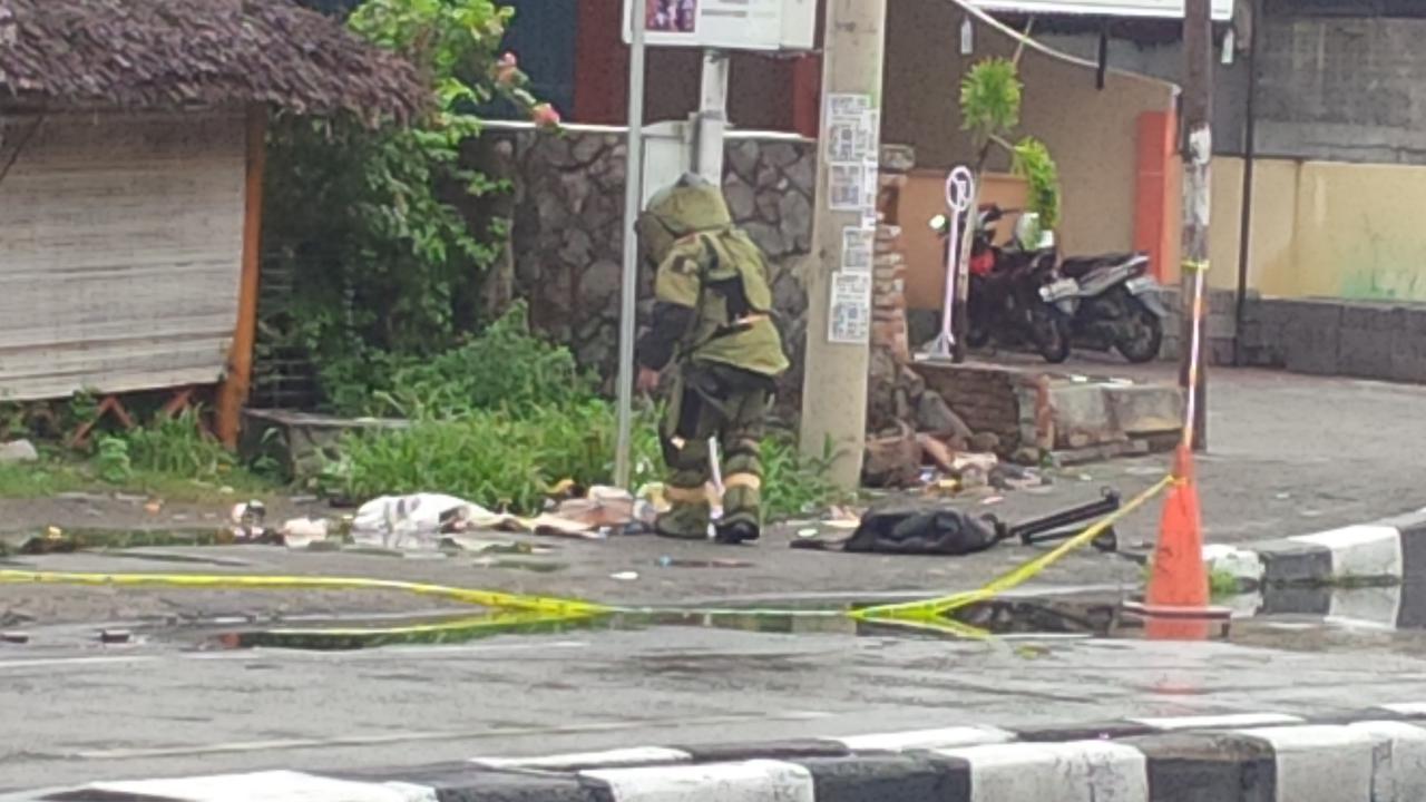 Isu Kardus Sampah Berisi Bom Macetkan Jalan di Manado