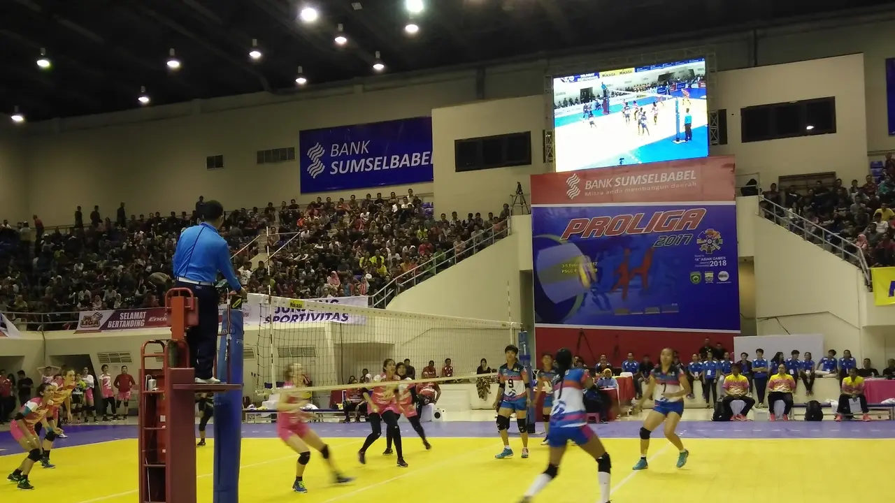 Laga Proliga 2017 antara Jakarta PGN Popsivo Polwan vs Jakarta Pertamina Energi (Liputan6.com / Indra Pratesta)