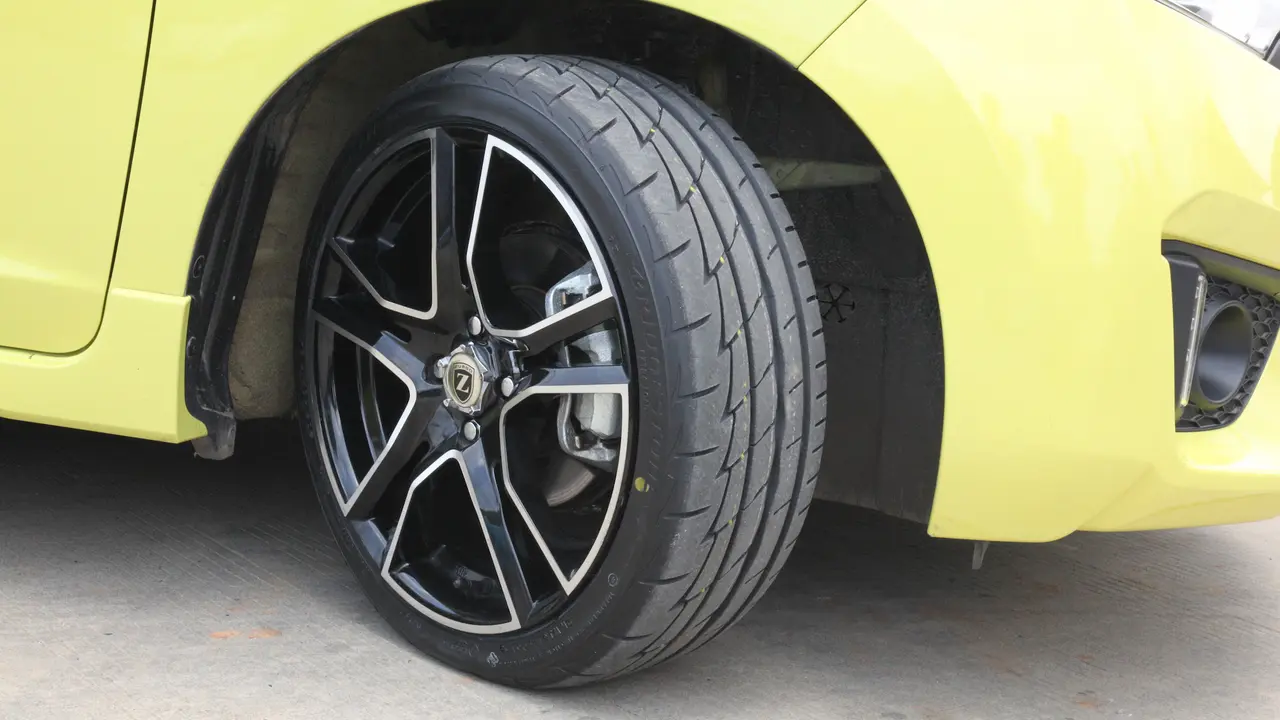 Ban Potenza Adrenalin RE003 Paling Murah Rp 1,4 juta