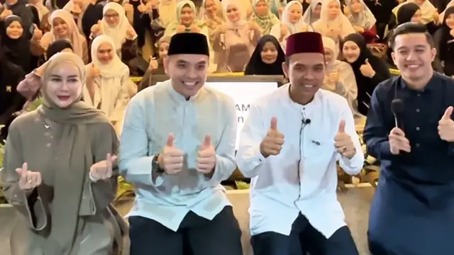 Aura Kasih saat hadir Kajian. [@aurakasih]