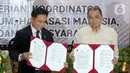 Menteri Koordinator Bidang Hukum, Hak Asasi Manusia, Imigrasi, dan Pemasyarakatan Indonesia Yusril Ihza Mahendra (kiri) dan Wakil Menteri Kehakiman Filipina Raul Vasquez usai penandatanganan dokumen terkait rencana pemulangan terpidana mati Mary Jane Veloso di Kantor Kemenko Kumham Imipas, Jakarta, Jumat (6/12/2024). (Liputan6.com/Herman Zakharia)
