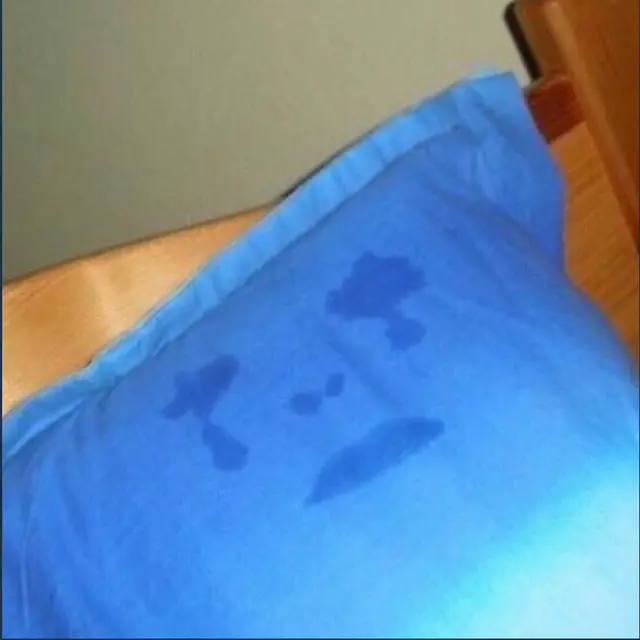 6 Aksi Kocak Netizen Perlihatkan Jiplakan Wajah di Bantal Usai Menangis, Bak Topeng