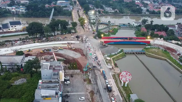 Memantau Progres Pembangunan Tol Becakayu Seksi 2A