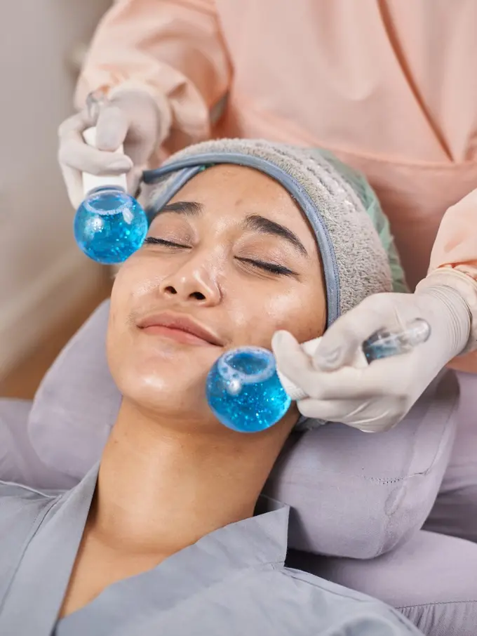 Perawatan Terbaru yang Bikin Kulit Makin Glowing dengan Glow DNA