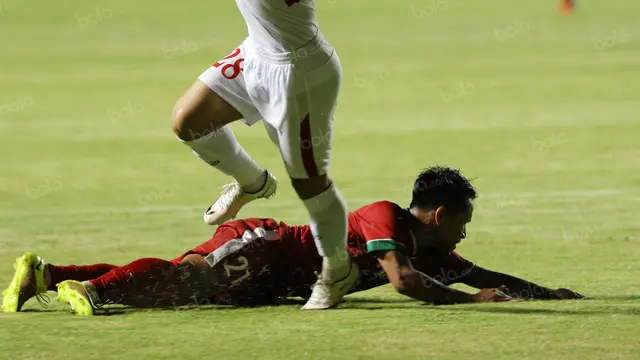 Andik Terjatuh