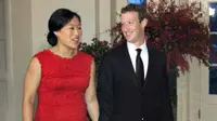 Istri CEO Facebook Tampil dengan Perut Buncit Bergaun Merah