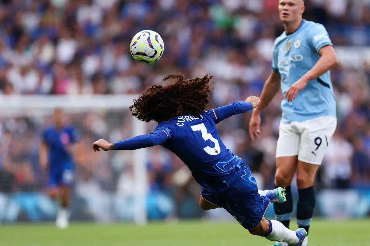 Foto: Erling Haaland Langsung Bungkam Ejekan Marc Cucurella di Laga Perdana Liga Inggris
