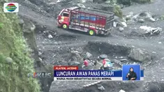 Sempat luncurkan awan panas, warga sekitar Gunung Merapi di Desa Balerante, Klaten, masih beraktivitas seperti biasa.