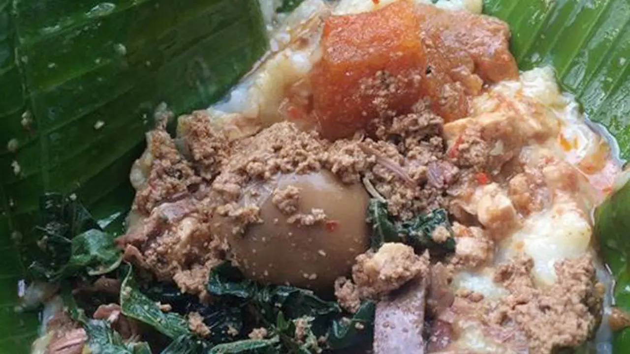 Menyantap Bubur Gudeg Khas Solo dan Jogja yang Bikin Nagih