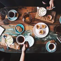 ilustrasi rekomendasi kafe hits dengan suasana alam di Yogyakarta/Viktoria Alipatova/pexels