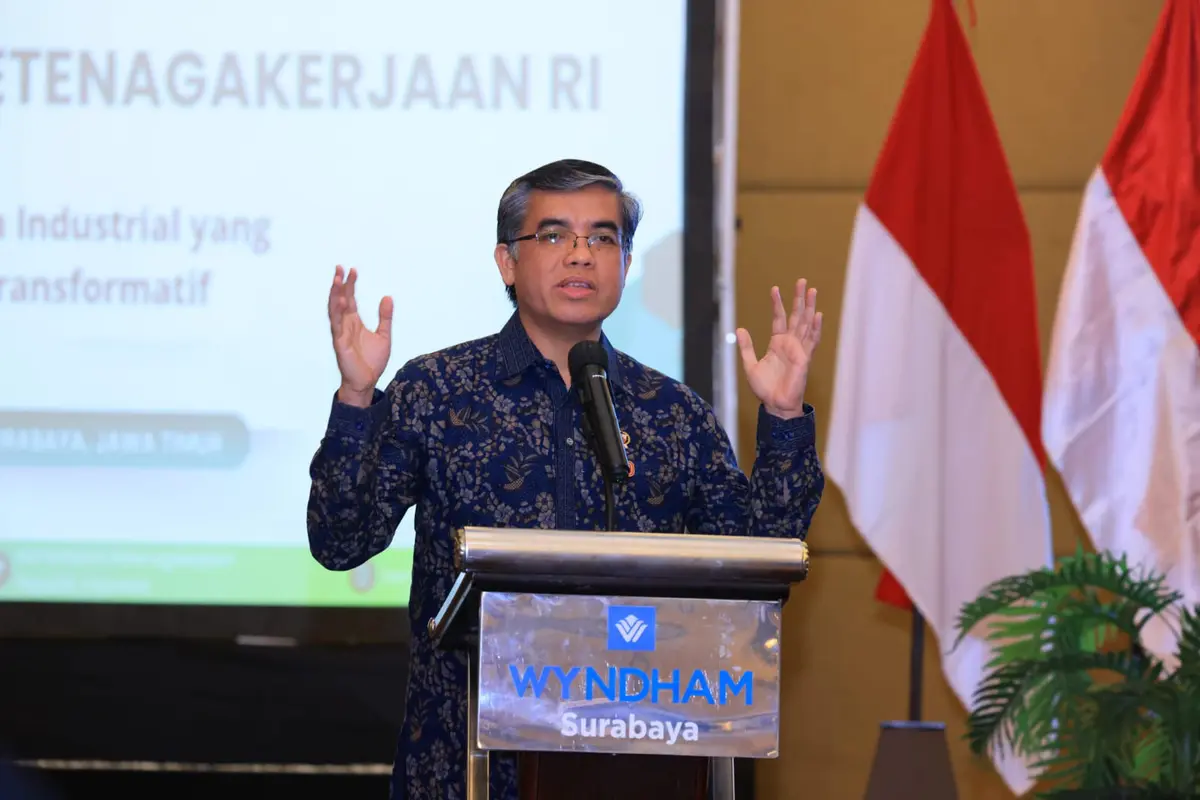 Menaker Yassierli Soroti Pentingnya Hubungan Industrial Harmonis untuk Hadapi Tantangan Ketenagakerjaan