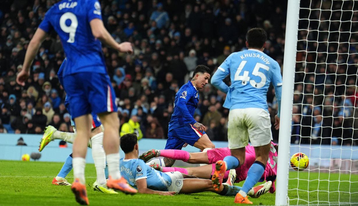 Dengan hasil tersebut, Manchester City duduk di posisi dua klasemen sementara Liga Inggris dengan torehan 42 poin, terpaut empat poin dengan Arsenal di puncak. (AP Photo/Dave Thompson)