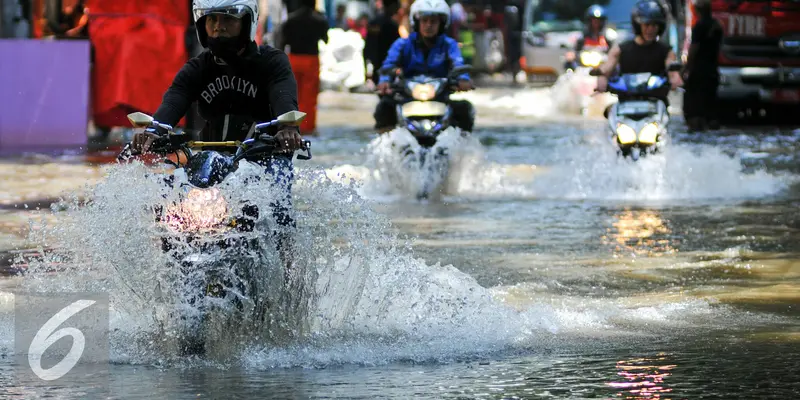 20160421-Banjir-Pejaten-Jakarta-Yoppy-Renato