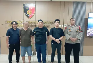 Bareskrim Polri melimpahkan bandar narkoba Erwin Iskandar alias Ko Erwin ke Kejaksaan Negeri Bima, NTB. (Foto: Istimewa)