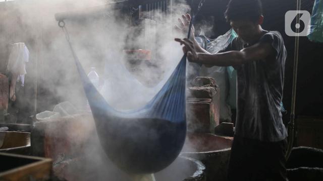 Aktivitas Pabrik Pembuat Tahu di Tengah Himpitan Kenaikan Harga Kedelai