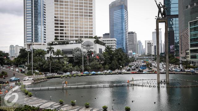 2016323-Bundaran-HI-pemasangan-penyanggah-patung-selamat-datang-FF