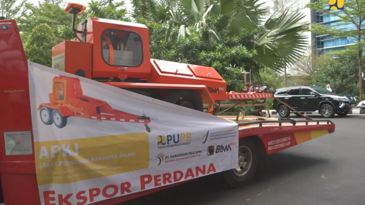 Alat pengujian bernama Alat Pengukur Kekuatan Jalan (APKJ). Di dunia, alat ini dikenal dengan nama FWD (Falling Weight Deflectometer). Dok PUPR