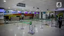Suasana lengang di Bandara Halim Perdanakusuma, Jakarta, Rabu (1/4/2020). Akibat wabah virus corona COVID-19, PT Angkasa Pura II mencatat adanya penurunan penumpang di atas 30 persen dalam 14 hari terakhir di Bandara Halim Perdanakusuma dan Soekarno-Hatta. (Liputan6.com/Faizal Fanani)