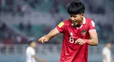 Selebrasi pemain Timnas Indonesia U-17, Arkhan Kaka setelah mencetak gol penyeimbang 1-1 ke gawang Timnas Panama U-17 lewat sundulan kepala pada laga kedua Grup A Piala Dunia U-17 2023 di Stadion Gelora Bung Tomo (GBT), Surabaya, Senin (13/11/2023). (Bola.com/Bagaskara Lazuardi)