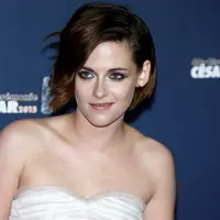 Sampai berita ini ditulis, belum diketahui alur cerita dari film tersebut,  film ini menjadi kali kedua bagi Stewart dan Eisenberg berkolaborasi dalam film bergenre drama-komedi. (Bintang/EPA)