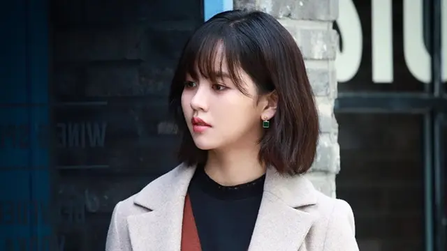 Tayang di Netflix, Ini 6 Potret Kim So Hyun Si Pemeran Utama di Drama Love Alarm