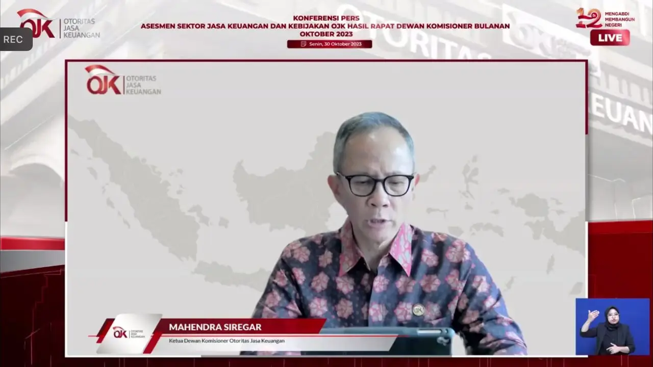 Ketua Dewan Komisioner Otoritas Jasa Keuangan (OJK) Mahendra Siregar dalam konferensi pers Rapat Dewan Komisioner Oktober 2023.