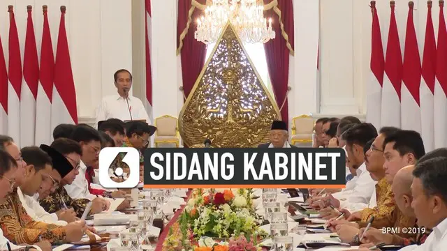 Presiden Joko Widodo atau Jokowi meminta agar para menteri kabinet Indonesia Maju untuk mengumpulkan regulasi-regulasi yang menghambat investasi. Hal ini dikatakan Jokowi saat memimpin sidang kabinet paripurna perdana di Istana Merdeka Jakarta, Kamis...