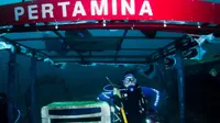 Replika SPBU  ingatkan warga jaga ekosistem bawah laut. (Liputan6.com/PertaminaMOR8/Katharina Janur)